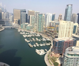 Fantastay Sparkle Tower High floor with full Marina views