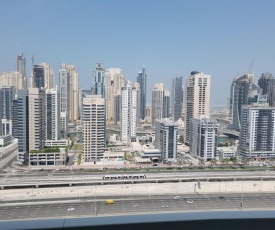 Gardenia Saba Suite - Skyline view