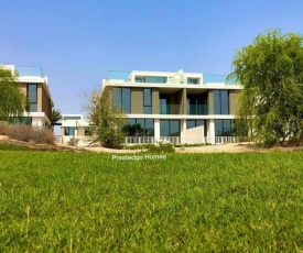 Golf Club Villa with roof terrace in Dubai Hills