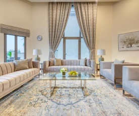 Gorgeous 5BR Villa with Private Pool on Palm Jumeirah