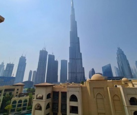 Incredible Stay at Dubai Old town -Souk AlBahar Burj Khalifa And Dubai Mall Views Tajer D