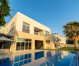 Key View - Emirates Hills Villa