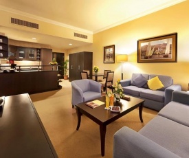 Al Manzel Hotel Apartments