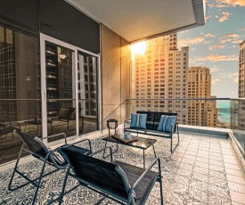 LUX Marina Promenade Penthouse Suite