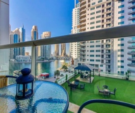 Luxury 1 Bedroom Overlooking Marina