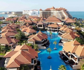 Luxury apartment in Anantara The Palm Dubai Resort , pool , private beach , free parking