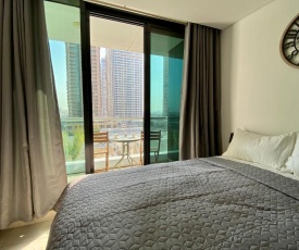 Modern Studio in JLT close to metro with Pool&Gym