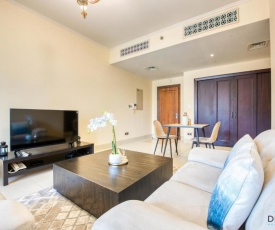 One Bedroom Apartment in Yansoon 5, Burj Khalifa by Deluxe Holiday Homes