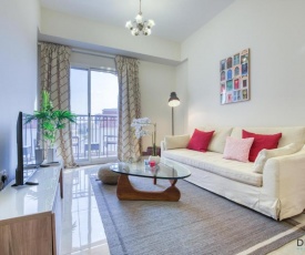 One Bedroom Modern Apartment in Pantheon Boulevard by Deluxe Holiday Homes