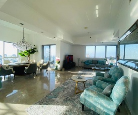 Premium 4BR Presidential Penthouse In Heart of Marina