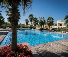 RH- 3BR Flamingo Villa, RAK with pool & beach access