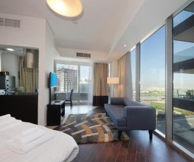 Signature Holiday Homes - Luxurious Studio Apartment Matrix Tower