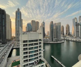 Splendid Dubai Marina Views - 2 BR + Sofa bed