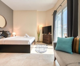 Studio Apartment with Excellent Facilities in Dubai Gate 2 by Deluxe Holiday Homes