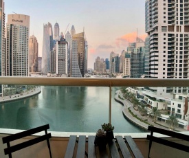 Beautiful Marina Views One Bedroom Apartment with two balconies