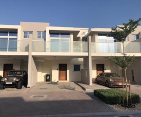 Dubai Villas Damac Hills 2 Vardon